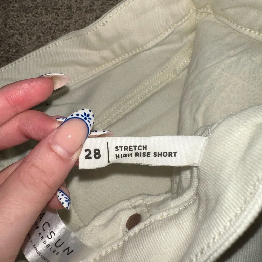 PacSun White High Rise Stretch Short - Picture 2 of 3